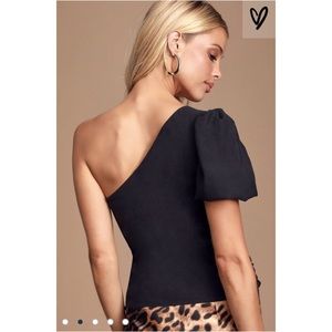 LULUS Black One-shoulder Top